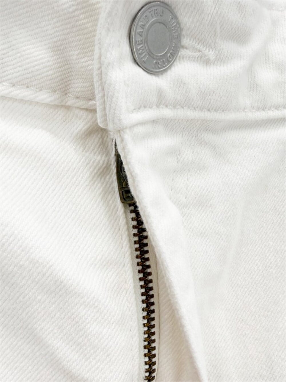 Time and Tru Women's White Wide Leg Jeans 14 - Picture 3 of 13